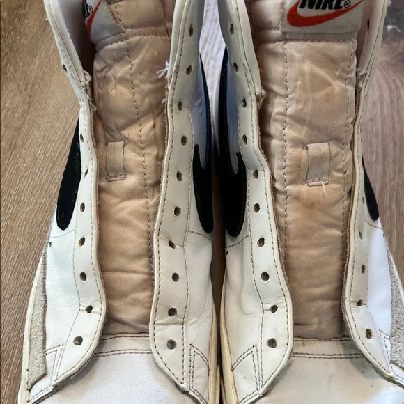 Nike Vintage High-Tops in White and Black Size 11 Used Condition - Picture 2 of 12